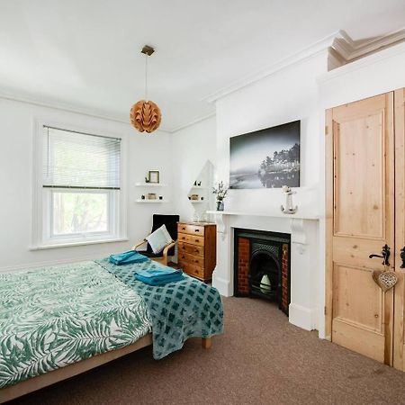 Family Friendly Flat Just Minutes From The Beach! Portsmouth Eksteriør bilde