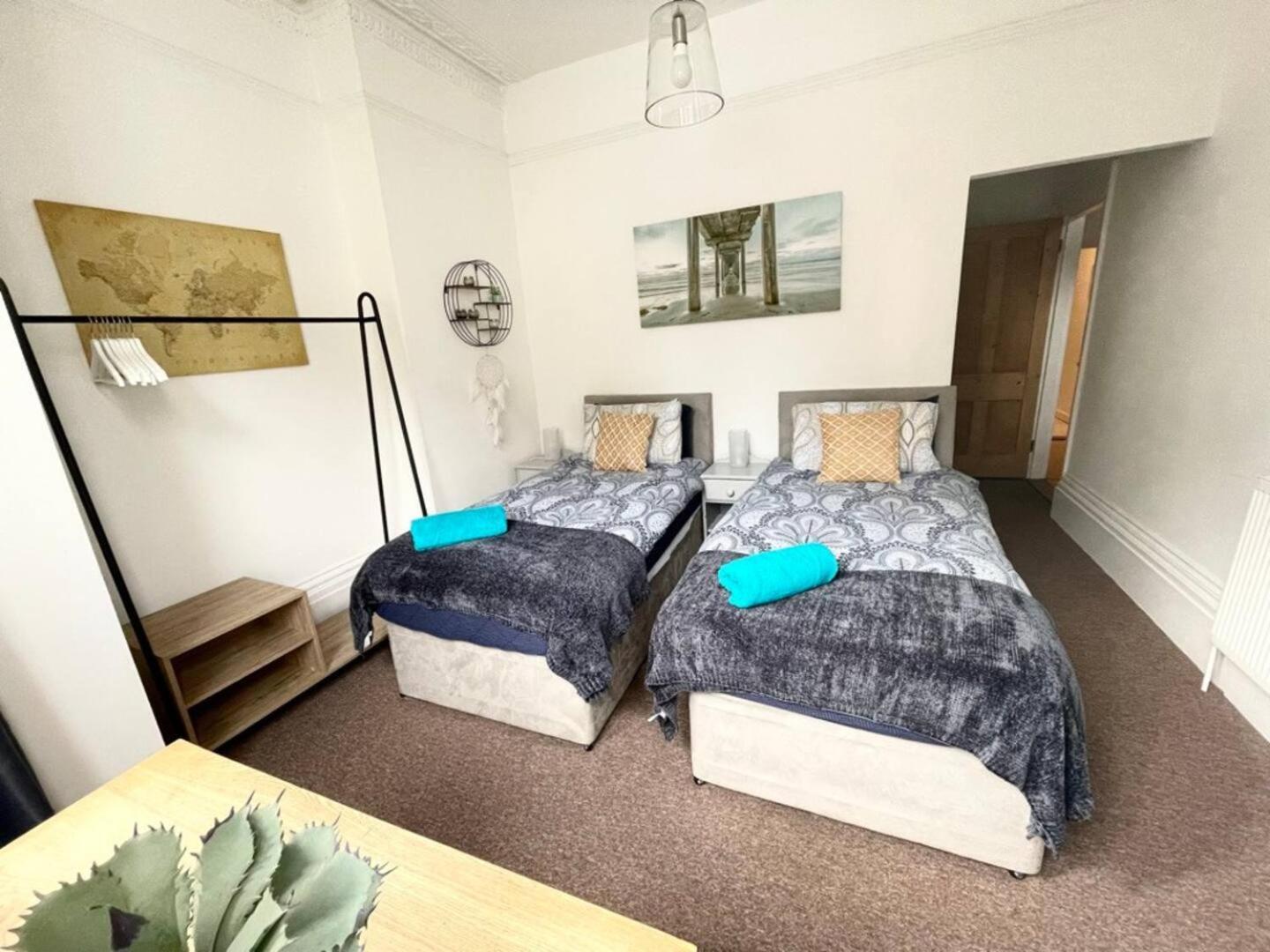 Family Friendly Flat Just Minutes From The Beach! Portsmouth Eksteriør bilde