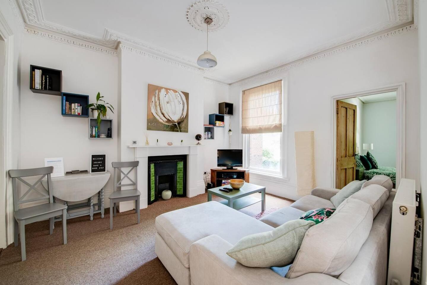 Family Friendly Flat Just Minutes From The Beach! Portsmouth Eksteriør bilde